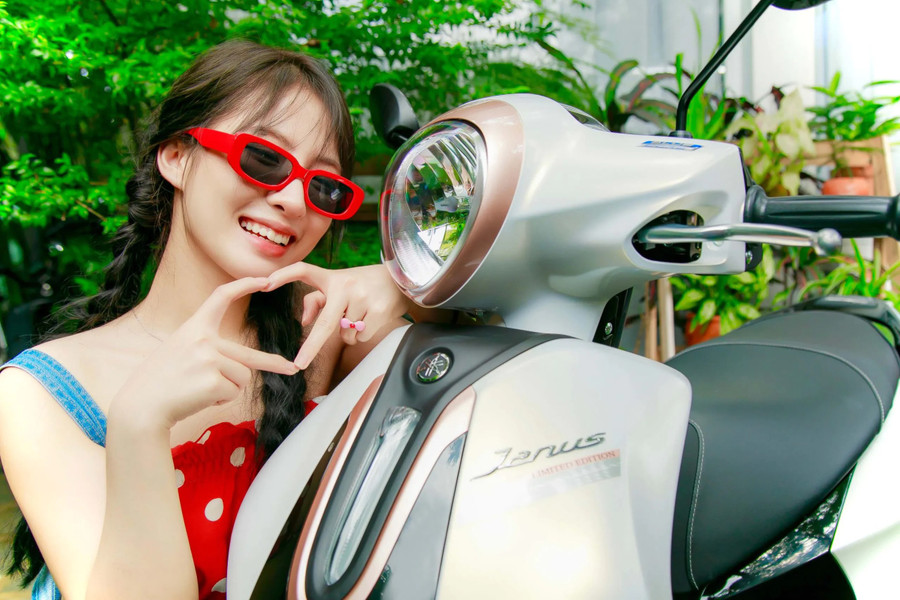 Janus phiên bản giới hạn màu trắng hồng. (Nguồn: Yamaha)