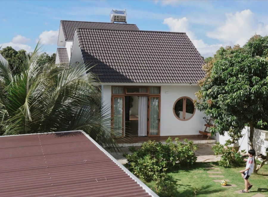 Khu vực mảng xanh vừa là sân chơi cho trẻ em vừa là nơi để các thành viên quây quần bên nhau vào cuối tuần. (Nguồn: NVCC)