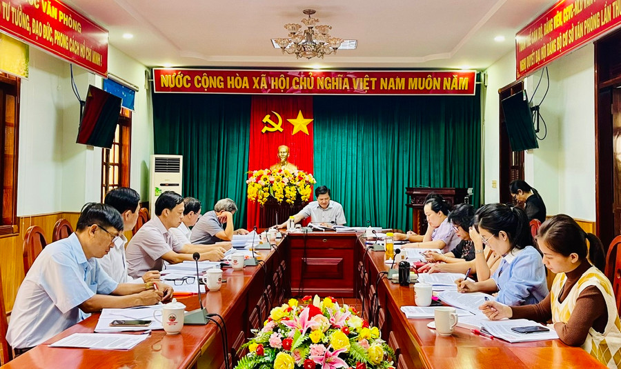 Quang cảnh buổi làm việc. Ảnh: Nhật Hào Quang cảnh buổi làm việc. Ảnh: Nhật Hào