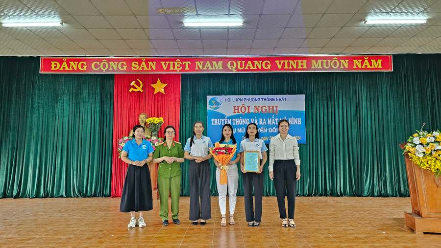 Ra mắt Ban Chủ nhiệm mô hình. Ảnh: Nhật Hào Ra mắt Ban Chủ nhiệm mô hình. Ảnh: Nhật Hào