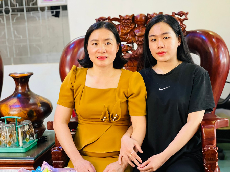 Với ước mơ trở thành chiến sĩ quân y, em Vũ Thị Thùy Nhi đã viết đơn lên đường nhập ngũ. Ảnh: Nhật Hào Với ước mơ trở thành chiến sĩ quân y, em Vũ Thị Thùy Nhi đã viết đơn lên đường nhập ngũ. Ảnh: Nhật Hào