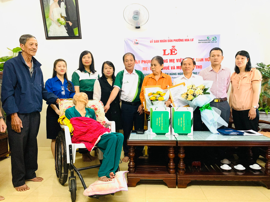 Vietcombank Bắc Gia Lai nhận phụng dưỡng 3 Mẹ Việt Nam Anh hùng ảnh 1