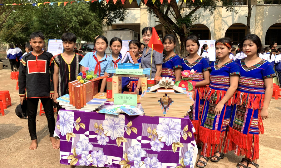 Thông qua ngày hội nhằm nâng cao nhận thức cho giáo viên, học sinh về ý nghĩa, tầm quan trọng của việc đọc sách. Ảnh: Nhật Hào Thông qua ngày hội nhằm nâng cao nhận thức cho giáo viên, học sinh về ý nghĩa, tầm quan trọng của việc đọc sách. Ảnh: Nhật Hào