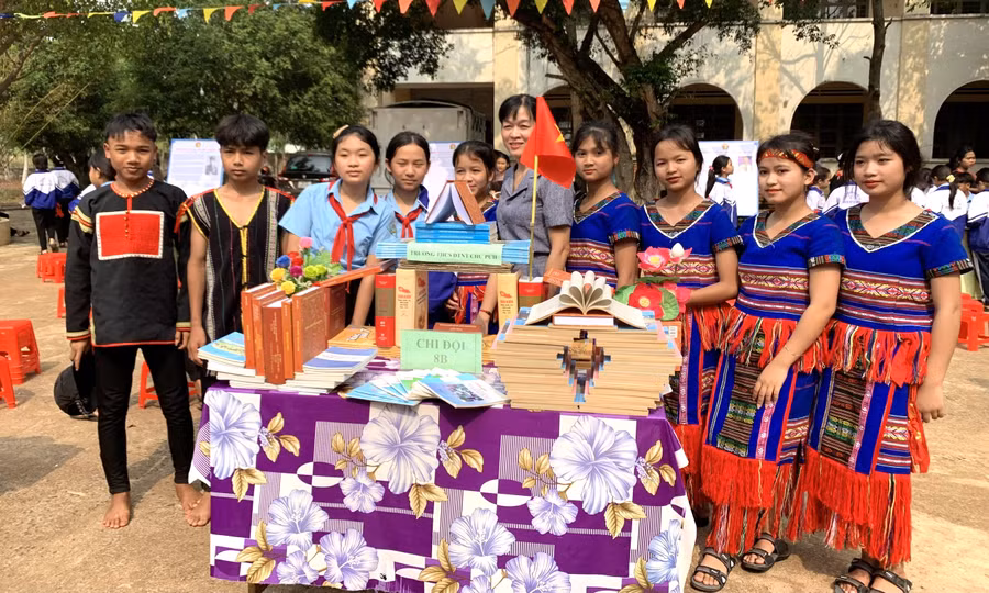 Thông qua ngày hội nhằm nâng cao nhận thức cho giáo viên, học sinh về ý nghĩa, tầm quan trọng của việc đọc sách. Ảnh: Nhật Hào Thông qua ngày hội nhằm nâng cao nhận thức cho giáo viên, học sinh về ý nghĩa, tầm quan trọng của việc đọc sách. Ảnh: Nhật Hào