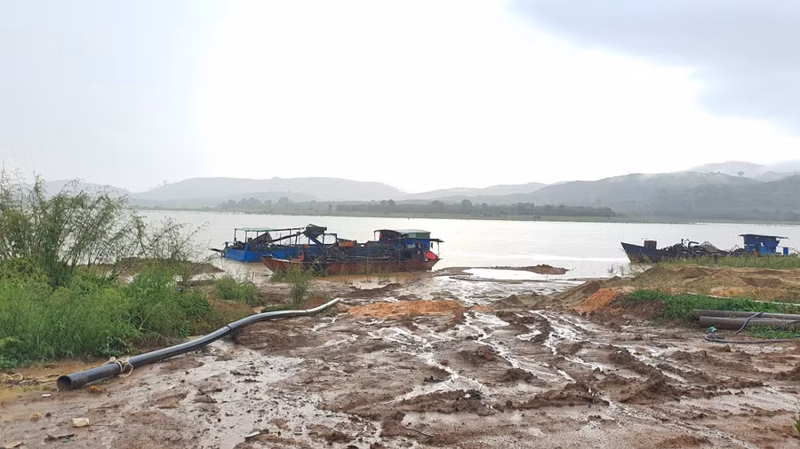 Ia Grai: Xác minh, làm rõ đối tượng khai thác cát trái phép trên sông Sê San ảnh 1