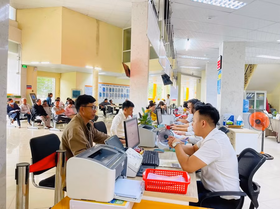 Sở Tài nguyên và Môi trường ban hành văn bản hướng dẫn để UBND các huyện, thị xã, thành phố; văn phòng đăng ký đất đai biết, nghiên cứu thực hiện nhằm tháo gỡ vướng mắc cho người dân. Ảnh: Nhật Hào Sở Tài nguyên và Môi trường ban hành văn bản hướng dẫn để UBND các huyện, thị xã, thành phố; văn phòng đăng ký đất đai biết, nghiên cứu thực hiện nhằm tháo gỡ vướng mắc cho người dân. Ảnh: Nhật Hào