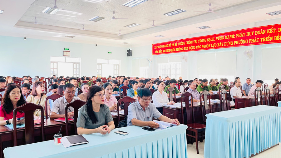 Các đại biểu dự Hội nghị phổ biến Luật Đất đai 2024 và Luật Căn cước 2023. Ảnh: Nhật Hào