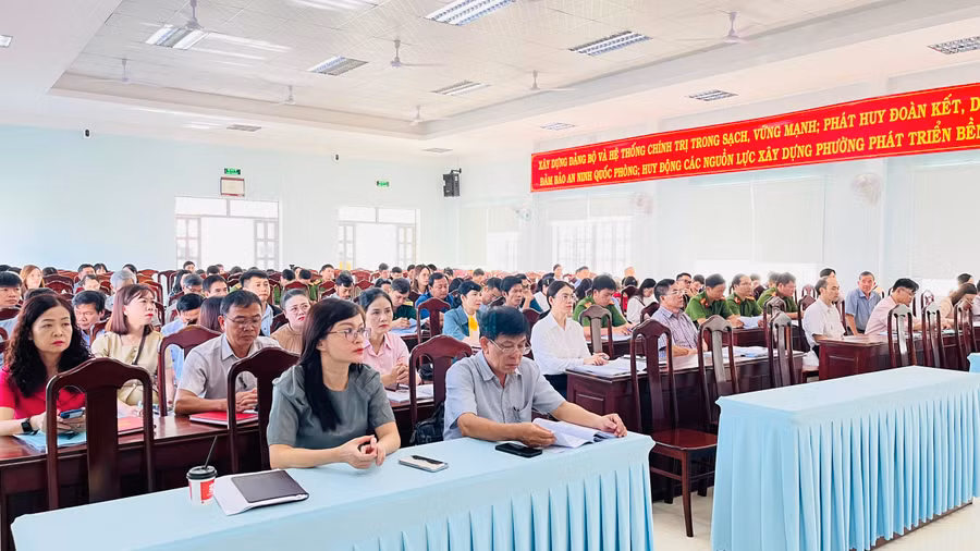 Các đại biểu dự Hội nghị phổ biến Luật Đất đai 2024 và Luật Căn cước 2023. Ảnh: Nhật Hào