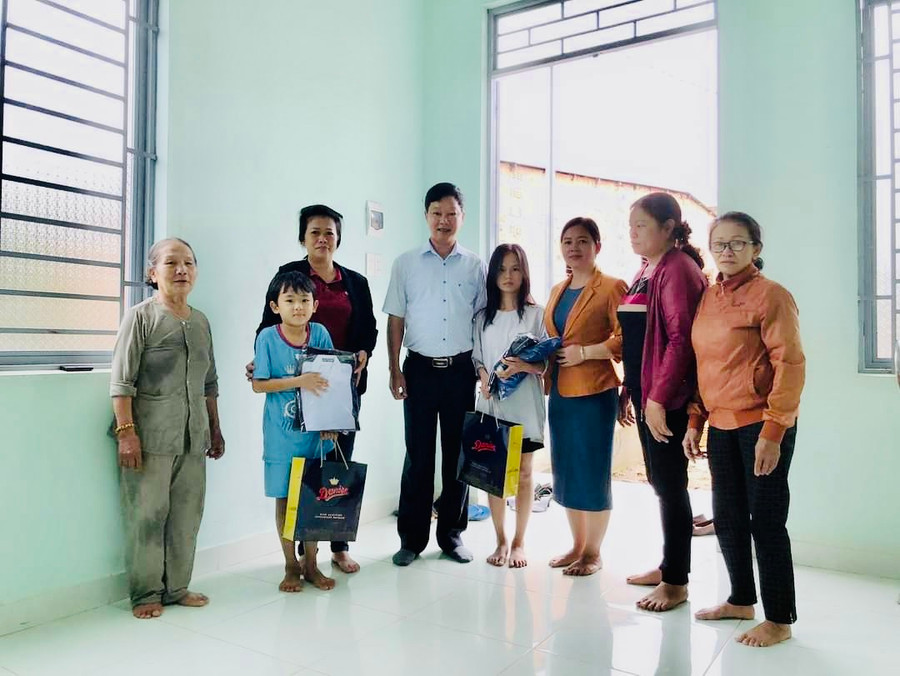 Những khi trẻ gặp khó khăn đột xuất, CLB cũng kêu gọi Mạnh Thường Quân hỗ trợ thêm. Ảnh: Nhật Hào Những khi trẻ gặp khó khăn đột xuất, CLB cũng kêu gọi Mạnh Thường Quân hỗ trợ thêm. Ảnh: Nhật Hào