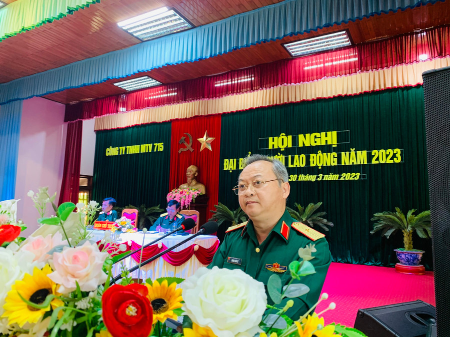 Thiếu tướng Hoàng Văn Sỹ-Tư lệnh Binh đoàn 15 phát biểu chỉ đạo tại Hội nghị Ảnh: Hồng Thương Thiếu tướng Hoàng Văn Sỹ-Tư lệnh Binh đoàn 15 phát biểu chỉ đạo tại Hội nghị Ảnh: Hồng Thương