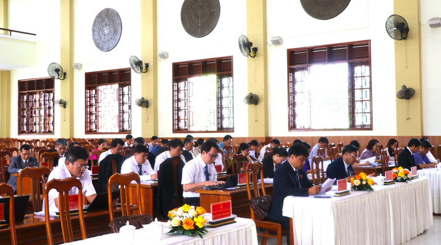 Đại biểu tham dự kỳ họp thứ 15 HĐND thị xã An Khê khóa XIII, nhiệm kỳ 2021-2026. Ảnh: Ngọc Minh Đại biểu tham dự kỳ họp thứ 15 HĐND thị xã An Khê khóa XIII, nhiệm kỳ 2021-2026. Ảnh: Ngọc Minh