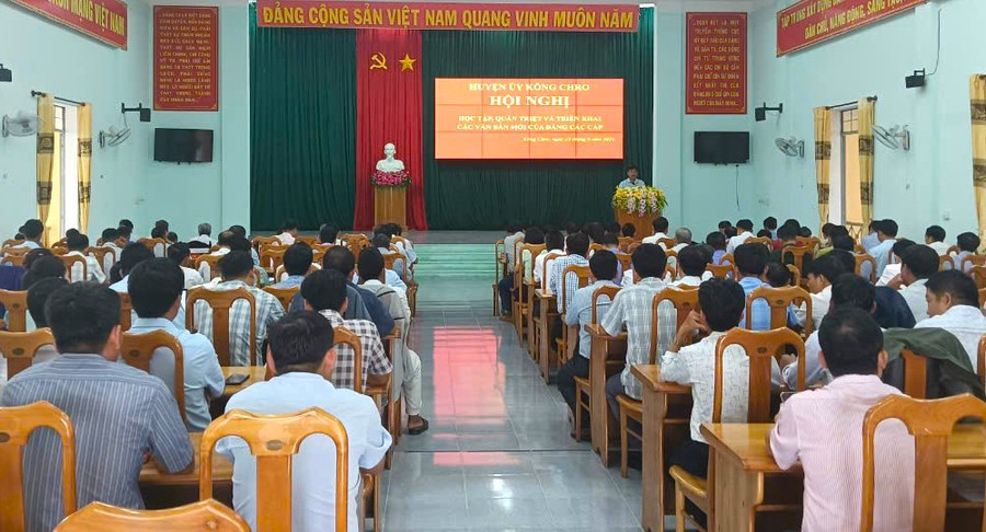 Toàn cảnh hội nghị. Ảnh: Ngô Chiến Toàn cảnh hội nghị. Ảnh: Ngô Chiến