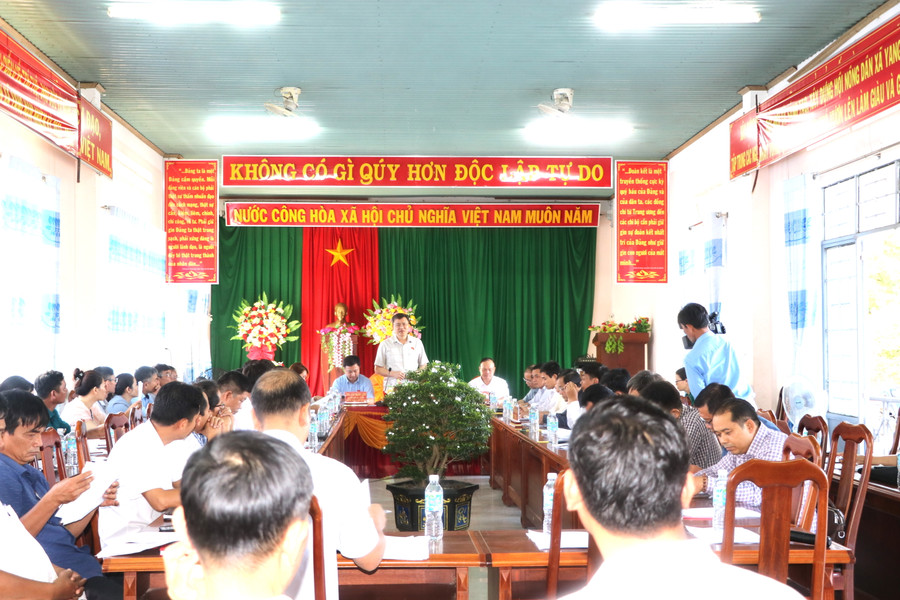 Quang cảnh buổi làm việc. Ảnh: Ngọc Minh