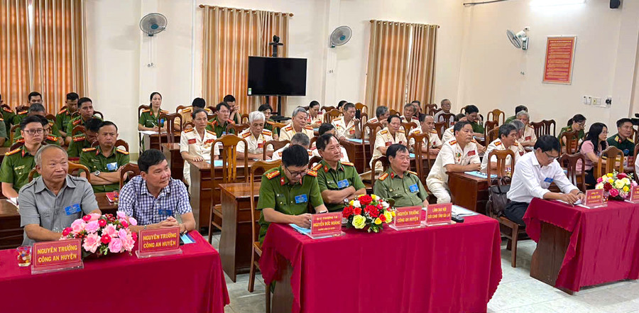Các đại biểu dự Đại hội thành lập Hội Cựu Công an nhân dân huyện lần thứ I (nhiệm kỳ 2024-2029). Ảnh: Siu Hội