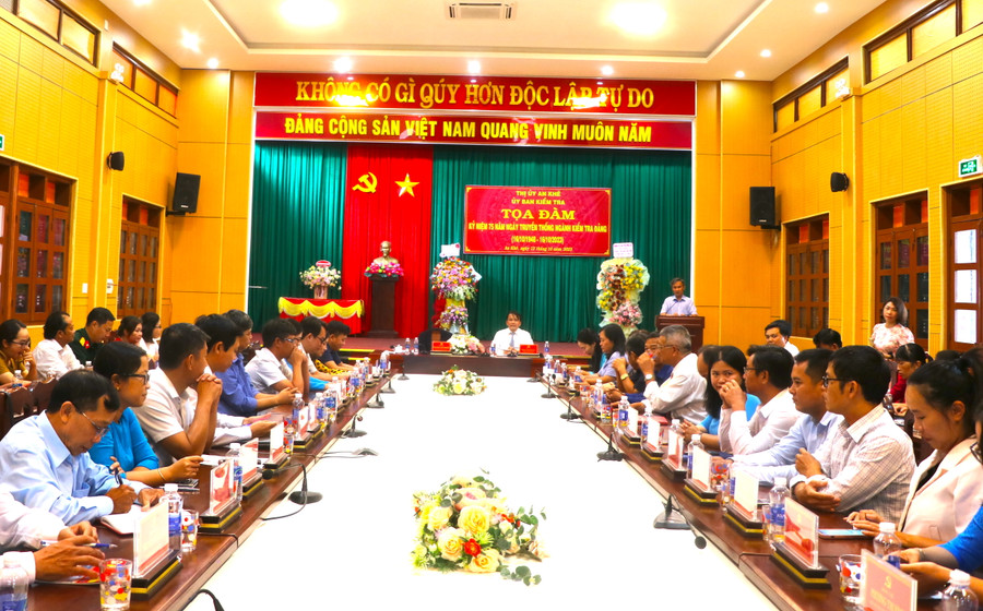 Quang cảnh buổi tọa đàm. Ảnh: Ngọc Minh