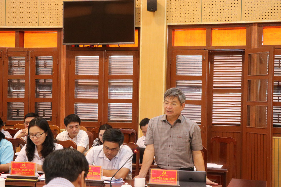 Đồng chí Nguyễn Anh Dũng-Tỉnh ủy viên, Giám đốc Sở Tài chính trao đổi ý kiến tại hội nghị. Ảnh: Ngọc Minh Đồng chí Nguyễn Anh Dũng-Tỉnh ủy viên, Giám đốc Sở Tài chính trao đổi ý kiến tại hội nghị. Ảnh: Ngọc Minh