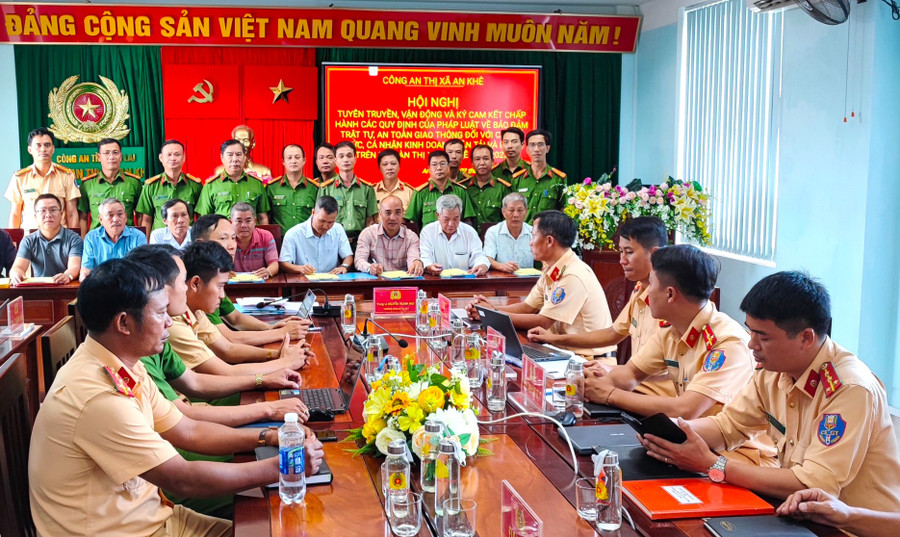 Quang cảnh hội nghị ký kết. Ảnh: Bảo Hưng