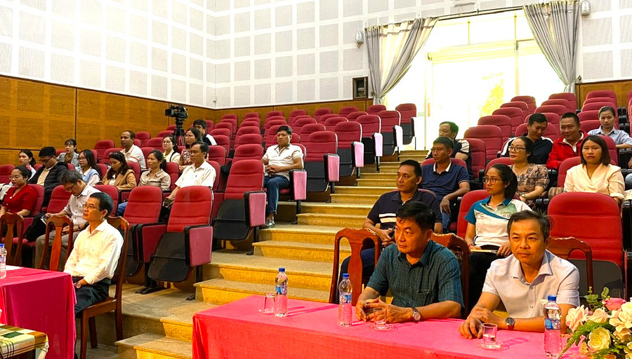 Các đại biểu dự khai mạc lớp bồi dưỡng “Kỹ năng sáng tạo phóng sự truyền hình nâng cao”. Ảnh: Ngọc Minh