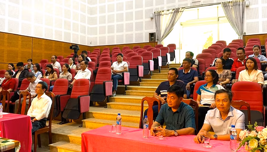 Các đại biểu dự khai mạc lớp bồi dưỡng “Kỹ năng sáng tạo phóng sự truyền hình nâng cao”. Ảnh: Ngọc Minh