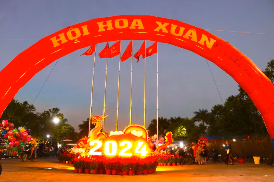 Hội hoa Xuân thị xã An Khê diễn ra từ ngày 30-1 đến 17 giờ ngày 9-2 (tức từ ngày 20 đến 30 tháng Chạp). Ảnh: Ngọc Minh