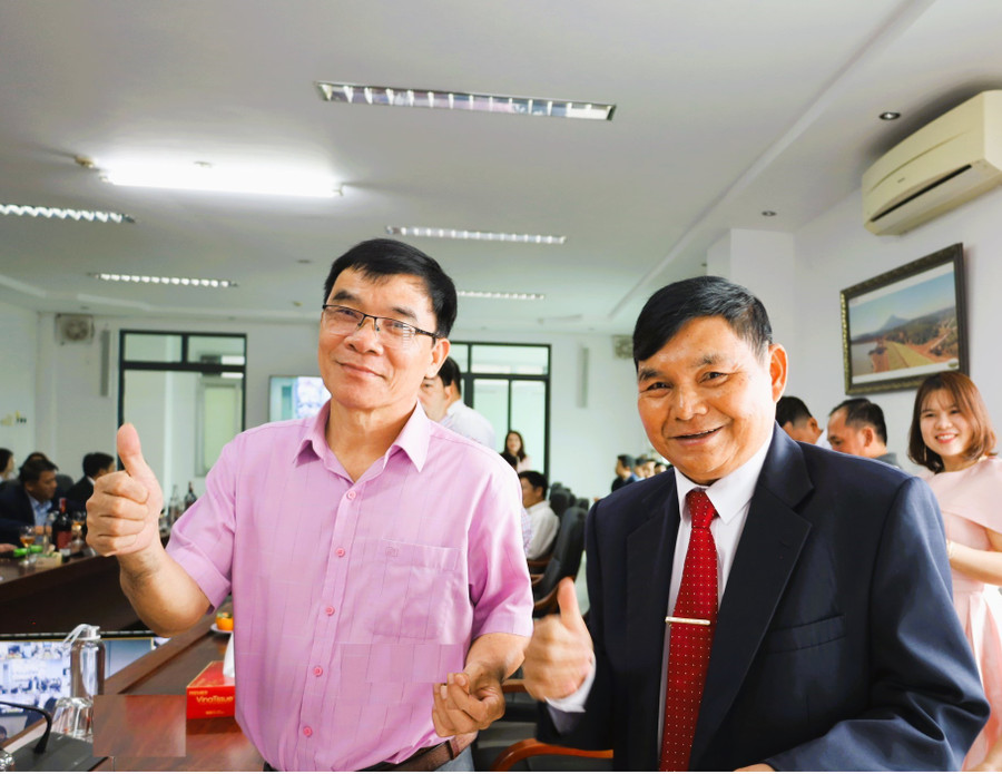 Ban lãnh đạo Công ty Thủy điện An Khê-Ka Nak luôn truyền cảm hứng, tạo động lực với phong cách làm việc chuyên nghiệp, hiện đại đến toàn thể CBCNV. Ảnh: Thu Hoài