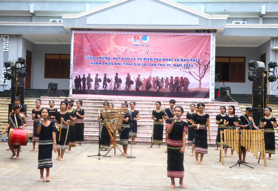  Liên hoan cồng chiêng, hát dân ca và diễn tấu nhạc cụ dân tộc thanh thiếu nhi Gia Lai lần thứ VI ảnh 1