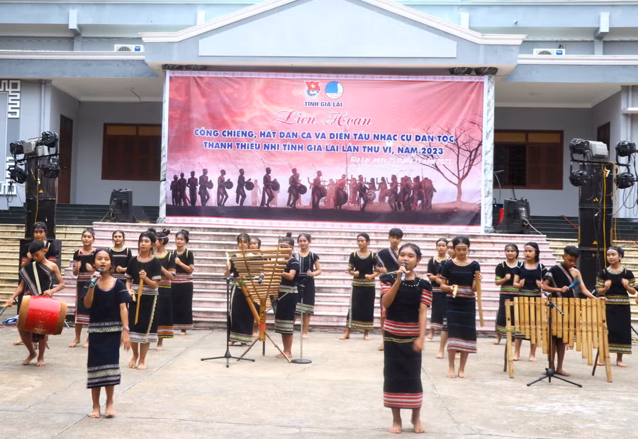 Liên hoan cồng chiêng, hát dân ca và diễn tấu nhạc cụ dân tộc thanh thiếu nhi Gia Lai lần thứ VI ảnh 1 Liên hoan cồng chiêng, hát dân ca và diễn tấu nhạc cụ dân tộc thanh thiếu nhi Gia Lai lần thứ VI ảnh 1