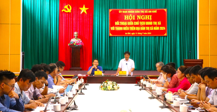 Quang cảnh buổi đối thoại giữa Chủ tịch UBND thị xã An Khê với thanh niên trên địa bàn thị xã năm 2024. Ảnh: Ngọc Minh