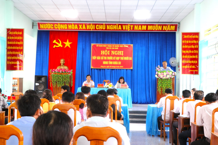 Quang cảnh đại biểu HĐND tỉnh Gia Lai tiếp xúc cử tri xã Song An, thị xã An Khê. Ảnh: Ngọc Minh Quang cảnh đại biểu HĐND tỉnh Gia Lai tiếp xúc cử tri xã Song An, thị xã An Khê. Ảnh: Ngọc Minh