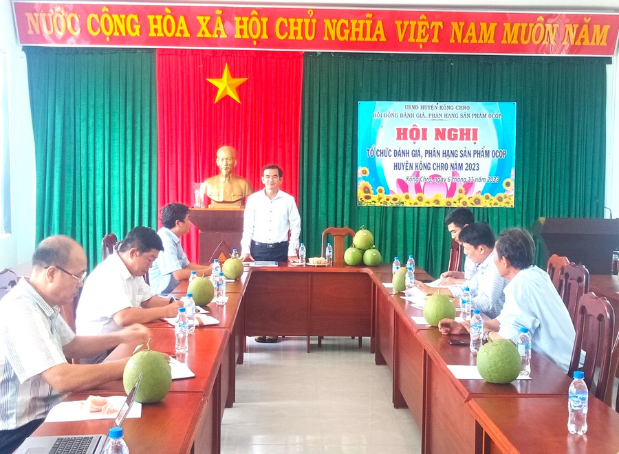 Quang cảnh hội nghị đánh giá, phân hạng sản phẩm OCOP huyện Kông Chro năm 2023. Ảnh: Ngô Chiến Quang cảnh hội nghị đánh giá, phân hạng sản phẩm OCOP huyện Kông Chro năm 2023. Ảnh: Ngô Chiến