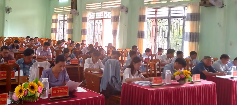 Các đại biểu dự hội nghị lần thứ 17 (mở rộng) Ban Chấp hành Đảng bộ huyện Đak Pơ. Ảnh: Ngọc Dũng