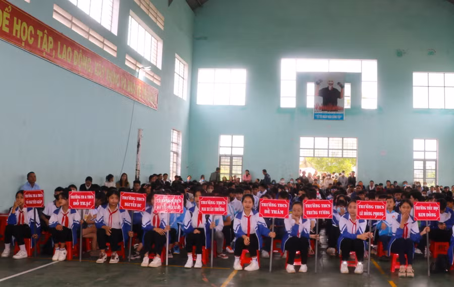 Hội khỏe Phù Đổng thị xã An Khê lần thứ XI năm 2023 diễn ra từ ngày 21-11 với sự tham gia của hơn 400 VĐV đến từ 15 Trường Tiểu học và THCS trên địa bàn thị xã. Ảnh: Ngọc Minh