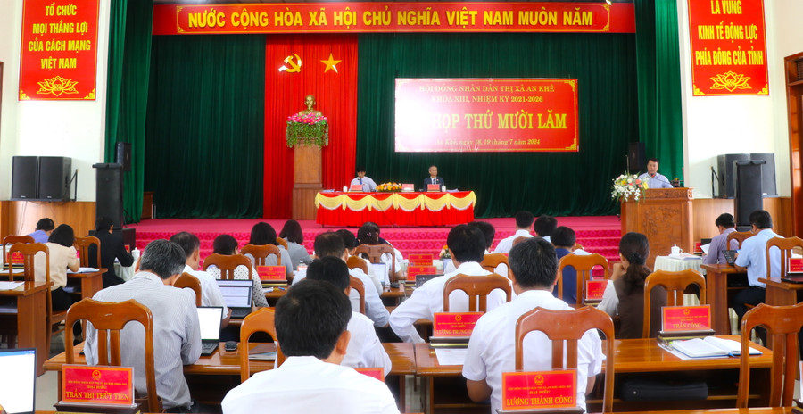Quang cảnh kỳ họp thứ 15 HĐND thị xã An Khê khóa XIII, nhiệm kỳ 2021-2026. Ảnh: Ngọc Minh Quang cảnh kỳ họp thứ 15 HĐND thị xã An Khê khóa XIII, nhiệm kỳ 2021-2026. Ảnh: Ngọc Minh