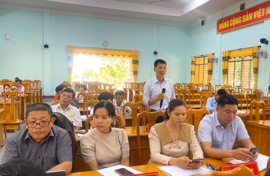 Đại biểu thảo luận, đóng góp ý kiến tại hội nghị. Ảnh: Ngọc Minh