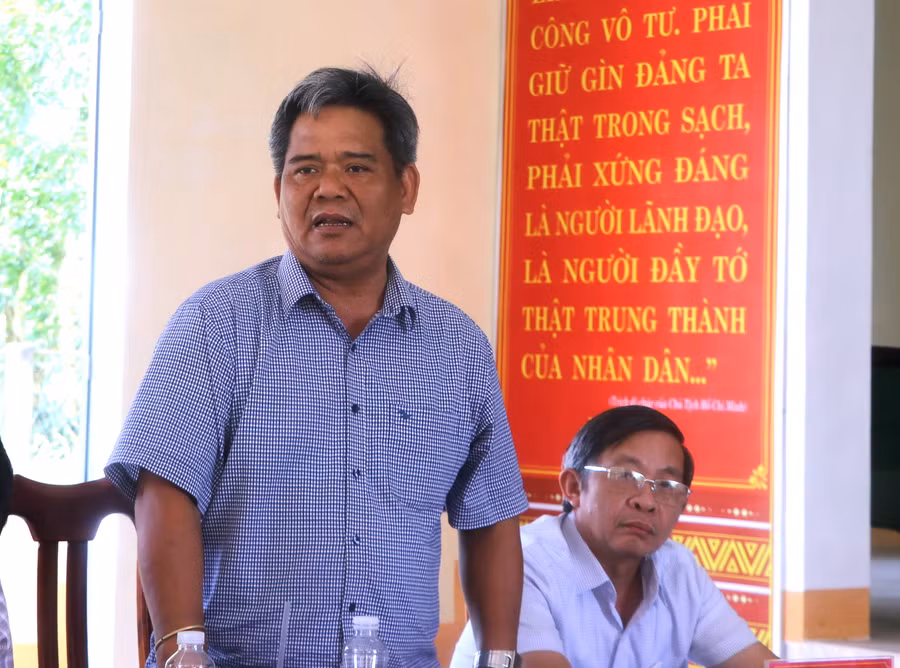 Chủ tịch Ủy ban MTTQ Việt Nam tỉnh Hồ Văn Điềm phát biểu tại buổi làm việc với hệ thống chính trị xã Đak Hlơ, huyện Kbang. Ảnh: Ngọc Minh