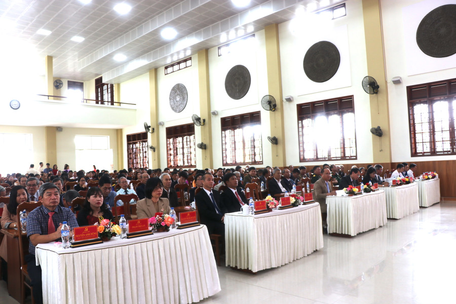 Các đại biểu tham dự tọa đàm kỷ niệm 75 năm Ngày thành lập Đảng bộ thị xã An Khê (14/3/1948-14/3/2023). Ảnh: Ngọc Minh Các đại biểu tham dự tọa đàm kỷ niệm 75 năm Ngày thành lập Đảng bộ thị xã An Khê (14/3/1948-14/3/2023). Ảnh: Ngọc Minh