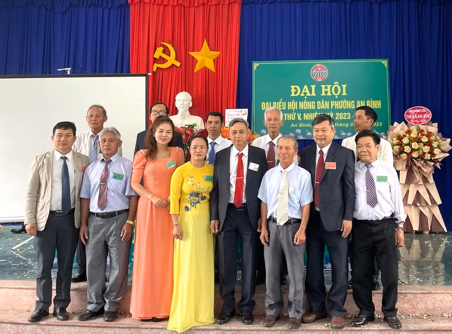 Ban chấp hành Hội Nông dân phường An Bình nhiệm kỳ 2023-2028 ra mắt đại hội. Ảnh: Ngọc Minh