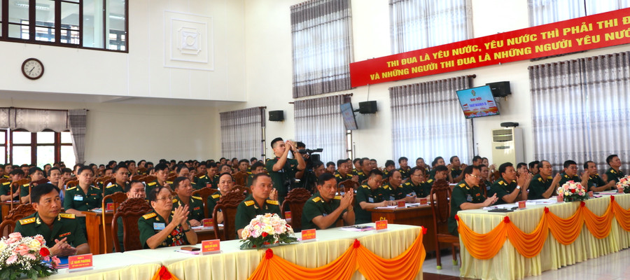 Đại biểu dự Đại hội thi đua quyết thắng Trung đoàn 1 (Sư đoàn Bộ binh 2, Quân khu 5) giai đoạn 2019-2024 tại Hội trường Sư đoàn Bộ binh 2. Ảnh: Ngọc Minh