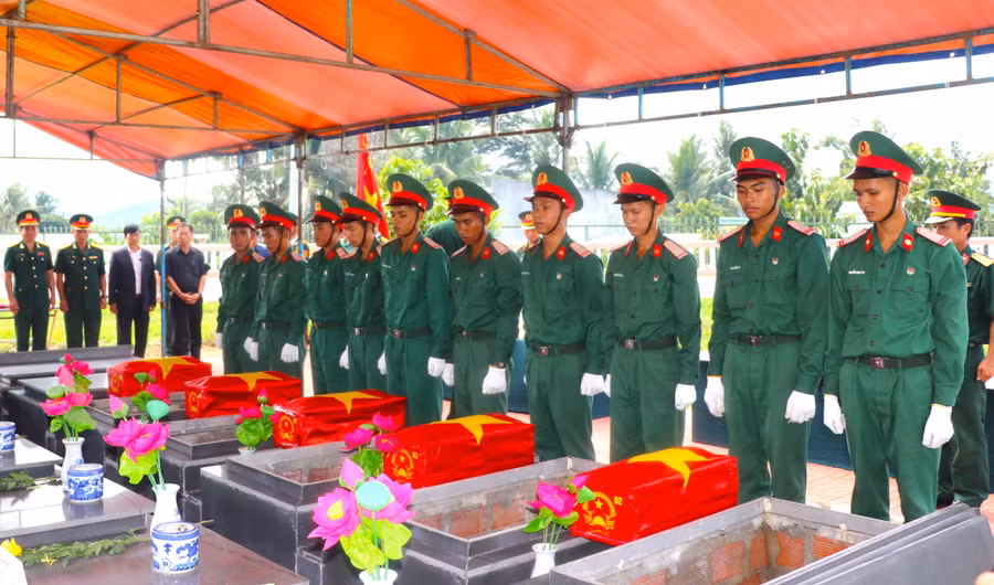 Hài cốt các liệt sĩ được quy tập trên địa bàn thị xã An Khê và huyện Đak Pơ, an táng tại Nghĩa trang Liệt sĩ thị xã An Khê. Ảnh: Ngọc Minh