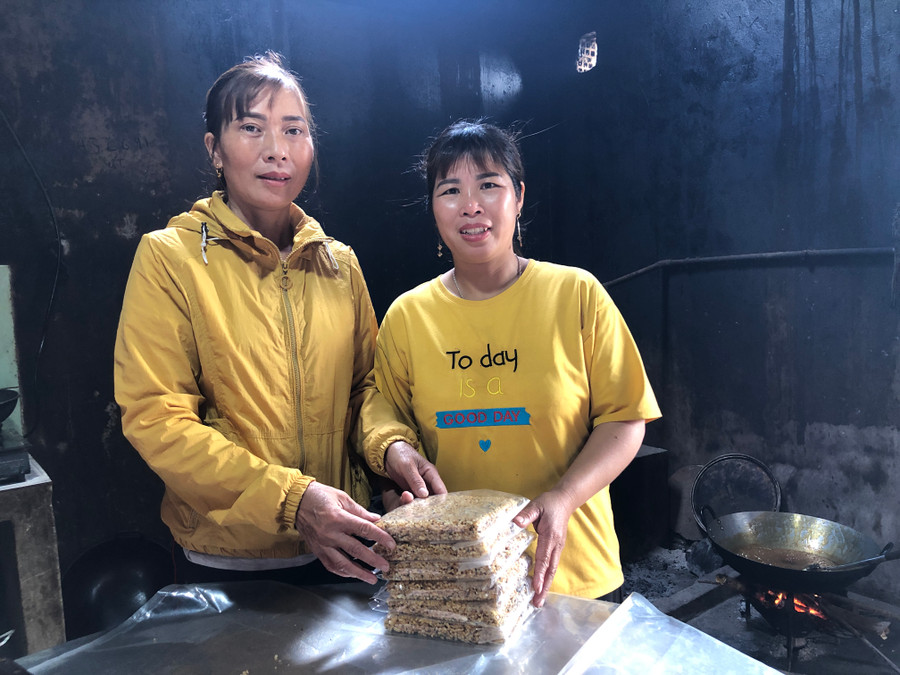 Được làm từ các nguyên liệu tự nhiên, không chất bảo quản, khẩu sli được người tiêu dùng đánh giá cao. Ảnh: Ngọc Minh