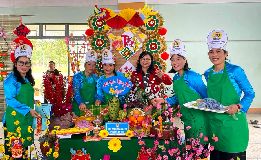 Hội thi “Hương vị Tết-Xuân Giáp Thìn năm 2024” thu hút 18 đội với 80 thành viên. Ảnh: Ngọc Minh