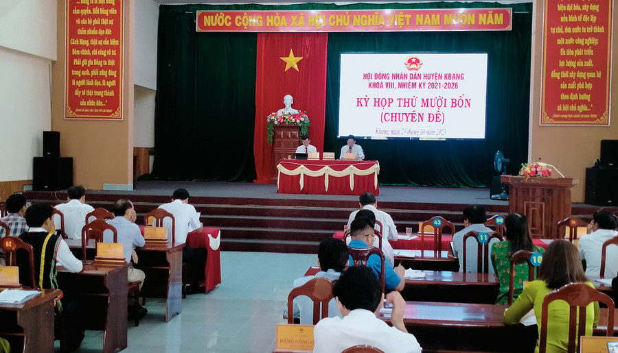 Quang cảnh kỳ họp. Ảnh: Hồng Hạnh