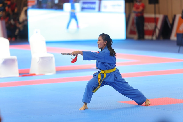 Pal Chhor Raksmy thi đấu nổi bật, thống trị nội dung quyền của môn vovinam ở SEA Games 32. Ảnh: GIANG LÊ