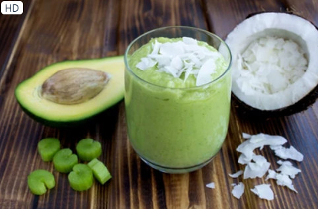 Hàm lượng lutein đạt được cao nhất là trong sinh tố rau bó xôi với nước cốt dừa. Ảnh: Shutterstock Hàm lượng lutein đạt được cao nhất là trong sinh tố rau bó xôi với nước cốt dừa. Ảnh: Shutterstock