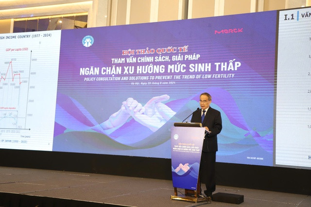 GS Nguyễn Thiện Nhân khuyến cáo cần thay đổi chính sách tạo điều kiện cho thanh niên lập gia đình, sinh con, nuôi con GS Nguyễn Thiện Nhân khuyến cáo cần thay đổi chính sách tạo điều kiện cho thanh niên lập gia đình, sinh con, nuôi con