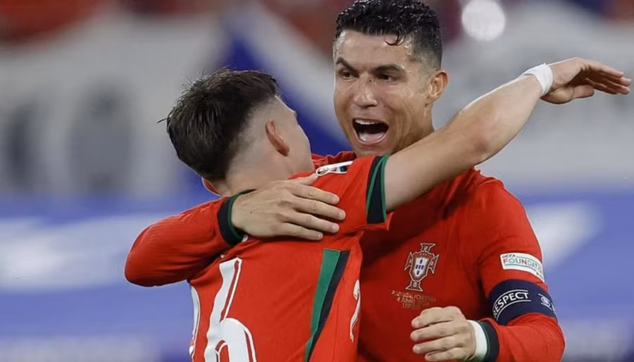 Ronaldo và Bồ Đào Nha vào tứ kết EURO 2024. (Ảnh: Eurosport)