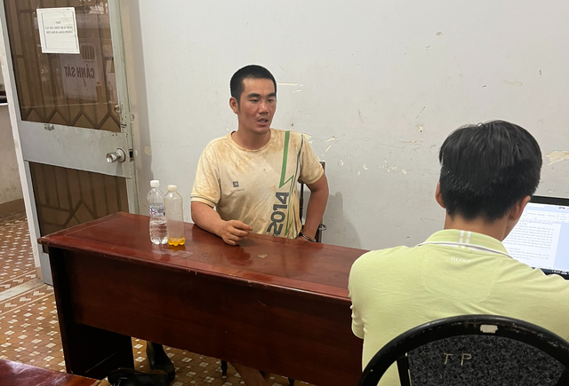 Bắt nhanh học viên trốn khỏi trung tâm cai nghiện, dùng dao rựa cướp xe người dân - Ảnh 3. Nghi phạm Nguyễn Đức Tính trốn trại cai nghiện, cướp xe máy. ẢNH CÔNG AN CUNG CẤP