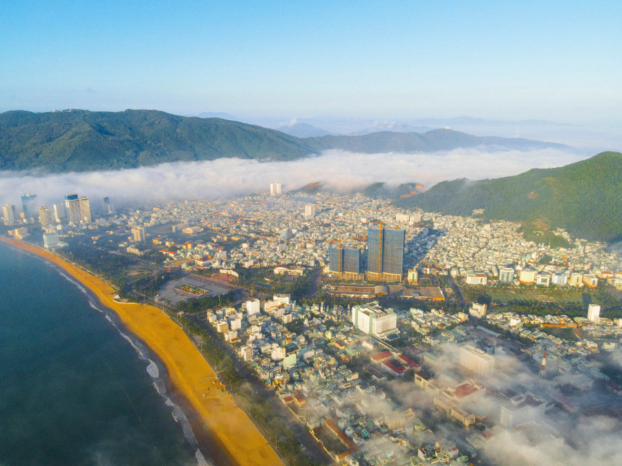 Màn sương bao trùm Quy Nhơn vào sáng 1.2. ẢNH HỒ BẮC Màn sương bao trùm Quy Nhơn vào sáng 1.2. ẢNH HỒ BẮC