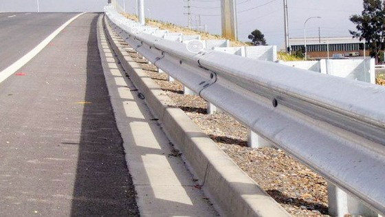 Hộ lan đường bộ rất quan trọng trong hệ thống an toàn giao thông đường bộ. Ảnh minh họa: Internet Hộ lan đường bộ rất quan trọng trong hệ thống an toàn giao thông đường bộ. Ảnh minh họa: Internet