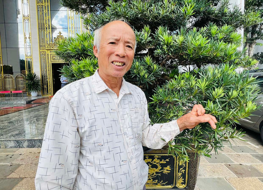 Thương binh Hoàng Trung Sáu (xã Ia Bă, huyện Ia Grai) là người có nhiều đóng góp cho cộng đồng. Ảnh: Đ.Y Thương binh Hoàng Trung Sáu (xã Ia Bă, huyện Ia Grai) là người có nhiều đóng góp cho cộng đồng. Ảnh: Đ.Y